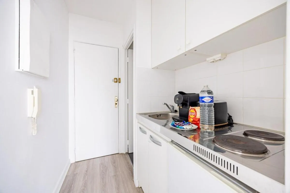 Amelot Mobilite Apartment Paris France