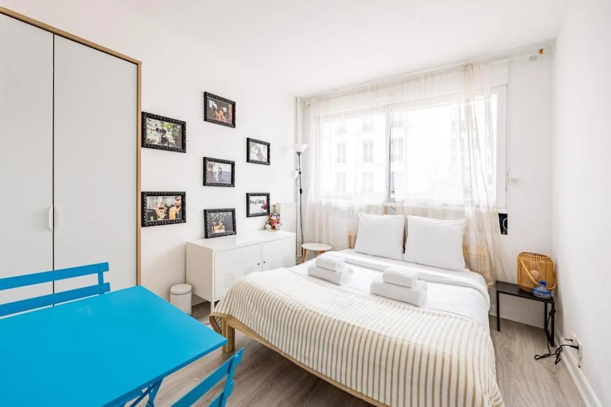 Amelot Mobilite Apartment Paris