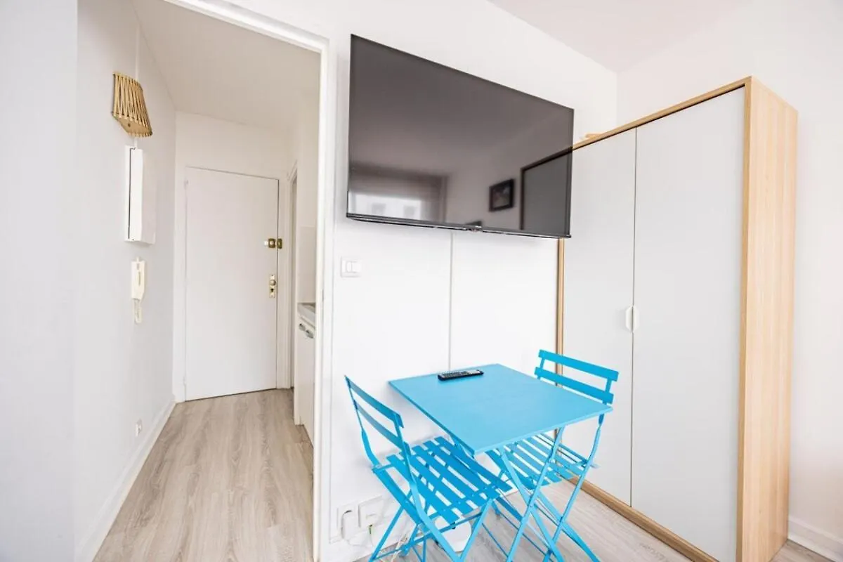 Amelot Mobilite Apartment Paris France